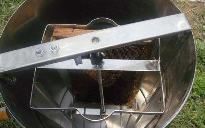 各種養蜂工具及參考價格 搖蜜機