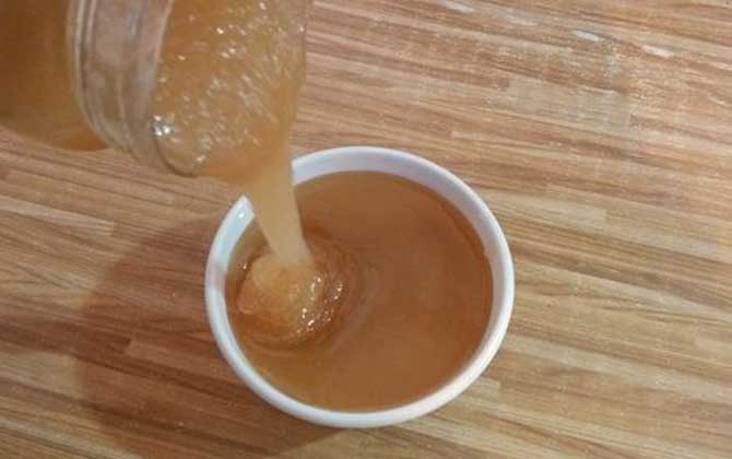 怎么判斷蜂蜜過期不能吃了?這4種情況不要吃,否則會食物中毒! 蜂蜜