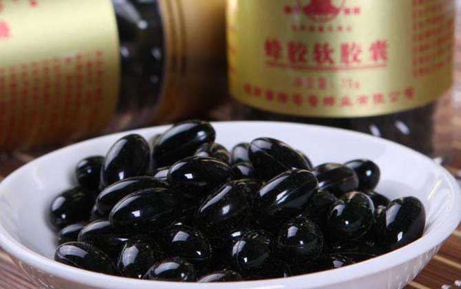 吃蜂膠的禁忌有哪些?一定要謹(jǐn)防過(guò)敏,孕婦和兒童也不能吃! 蜂膠