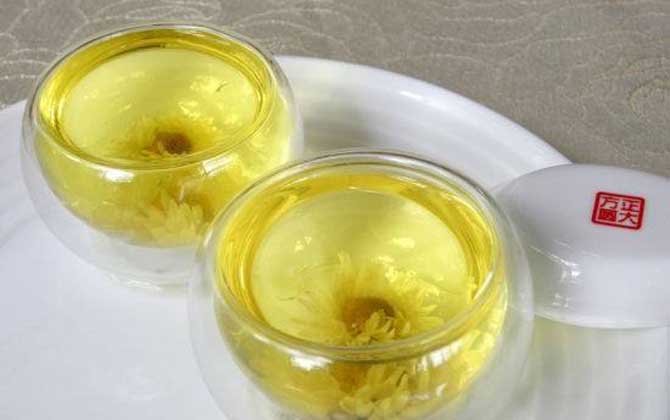 蜂蜜菊花茶的功效及簡單做法 蜂蜜菊花茶