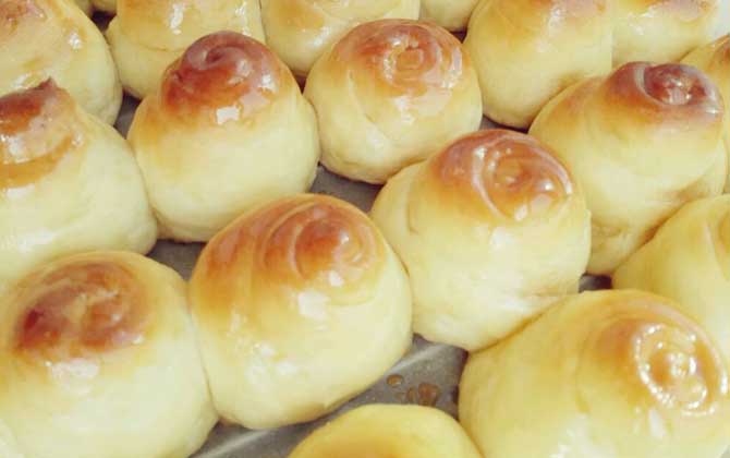 蜂蜜小面包的功效及簡單做法 蜂蜜小面包