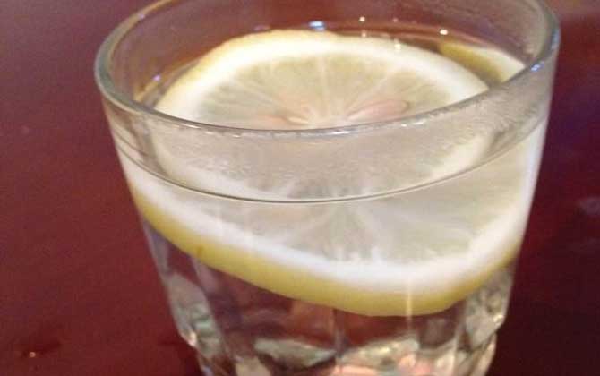 早上空腹喝蜂蜜檸檬水好嗎? 蜂蜜檸檬水