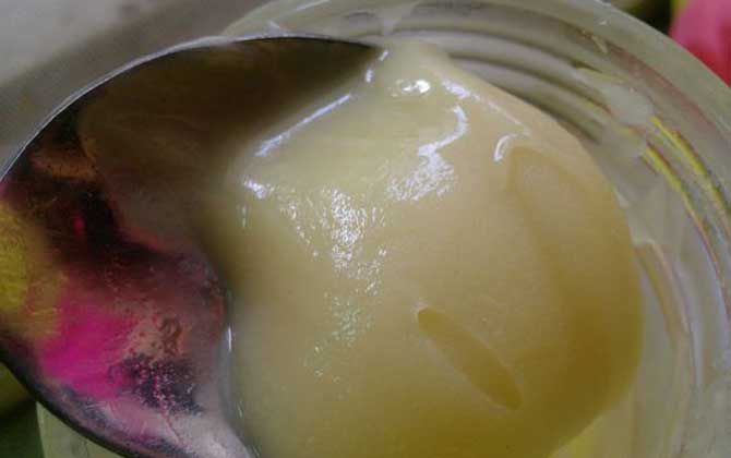 蜂蜜涂臉的誤區(qū)及正確做法 蜂蜜