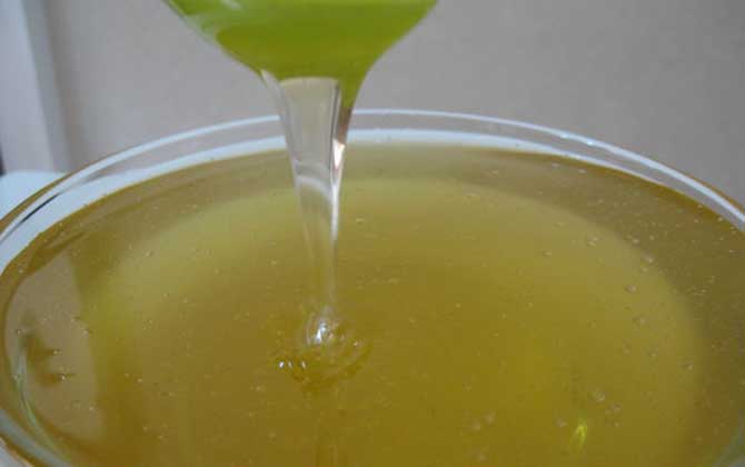 蜂蜜敷臉祛斑的正確做法 蜂蜜