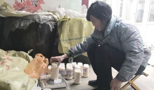 老蜂農(nóng)賈天吉靠養(yǎng)蜂賣蜜治病 蜂農(nóng) 賈天吉 養(yǎng)蜂 蜂蜜