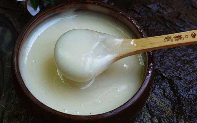 高加索黑蜂蜂蜜怎么食用(高加索蜂蜂蜜吃法) 高加索黑蜂蜂蜜怎么食用(高加索蜂蜂蜜吃法)