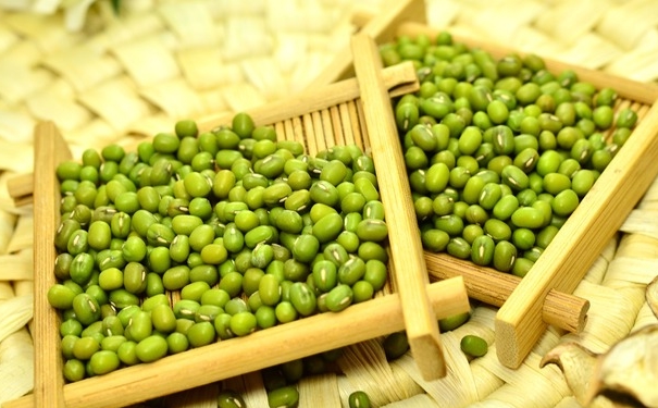 綠豆可以和蜂蜜一起吃嗎(綠豆能加蜂蜜一起吃好嗎) 綠豆可以和蜂蜜一起吃嗎(綠豆能加蜂蜜一起吃好嗎)